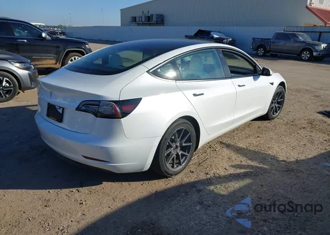 2022 Tesla Model 3 Rear-Wheel Drive z USA, uszkodzony, nr VIN 5YJ3E1EA2NF325828